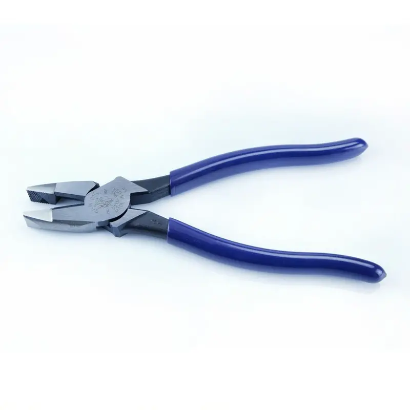 Klein 9-Inch Lineman’S Pliers – New England Nose For Tight Spaces 1
